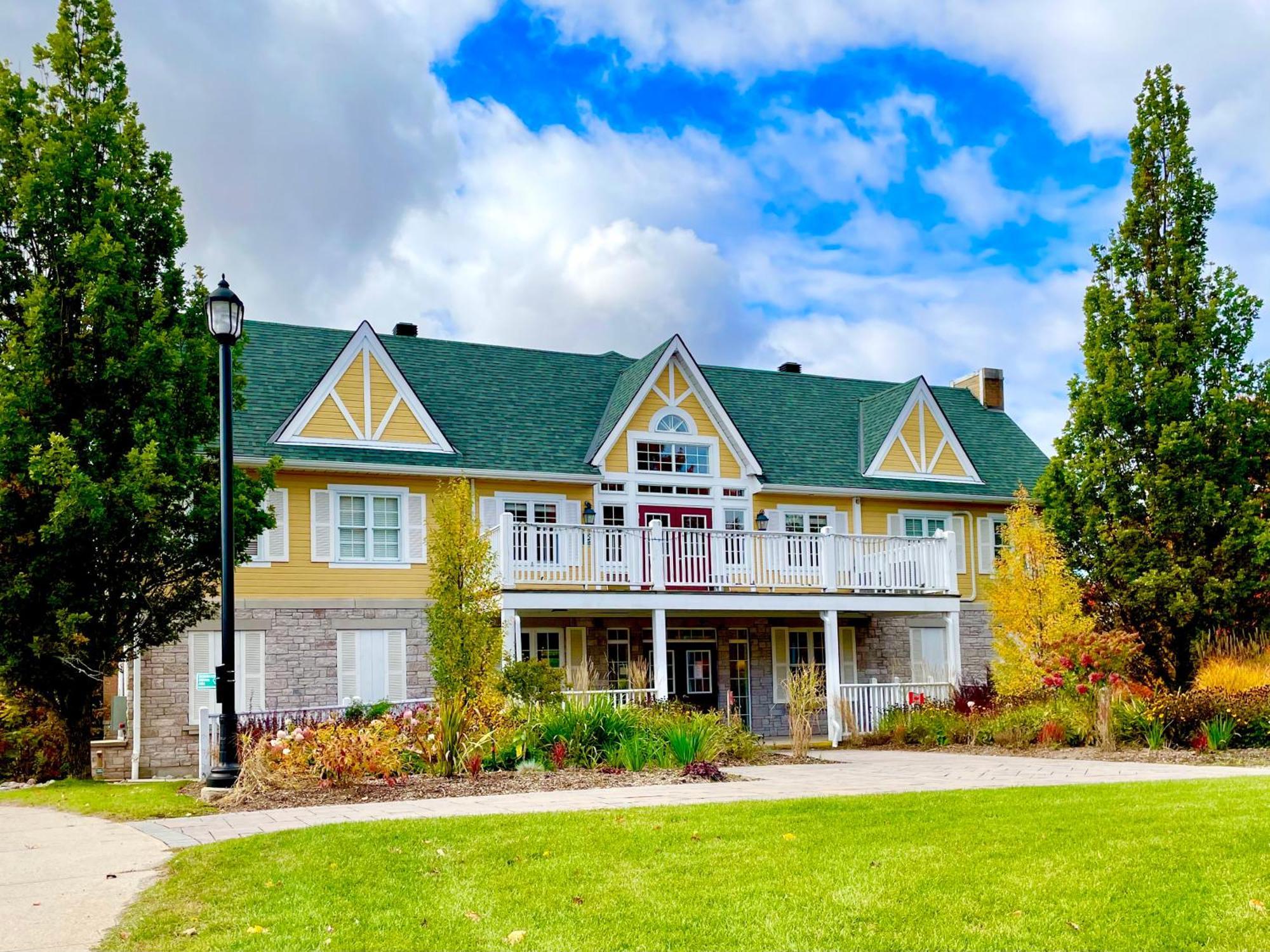 Hillside Haven: Carriage Club Resort Retreat Edgar ภายนอก รูปภาพ